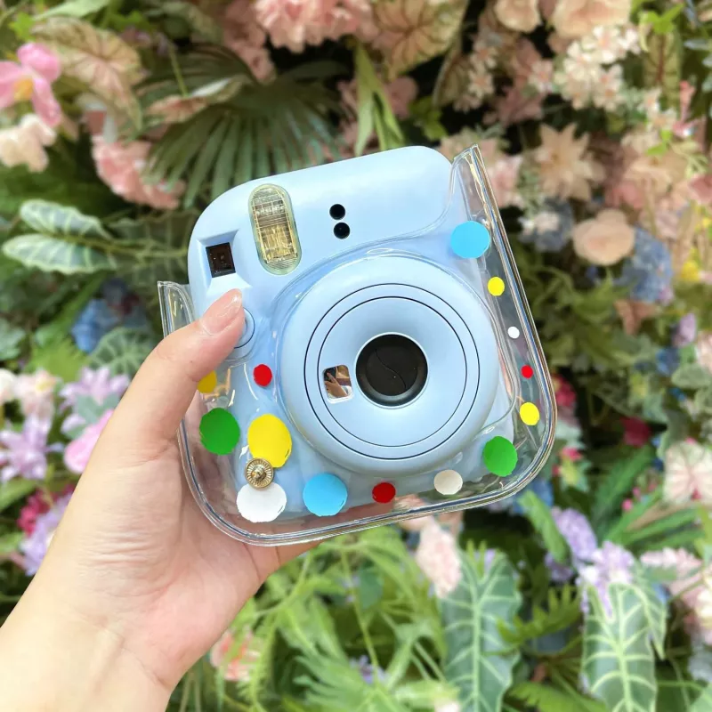 LOVEINSTANT Dėklas Fujifilm Instax Mini 12 - Spalvoti taškeliai