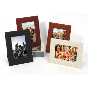 Loveinstant stovintis nuotraukų rėmelis 10x15 cm nuotraukai, juodas, vertikaliai/horizontaliai
