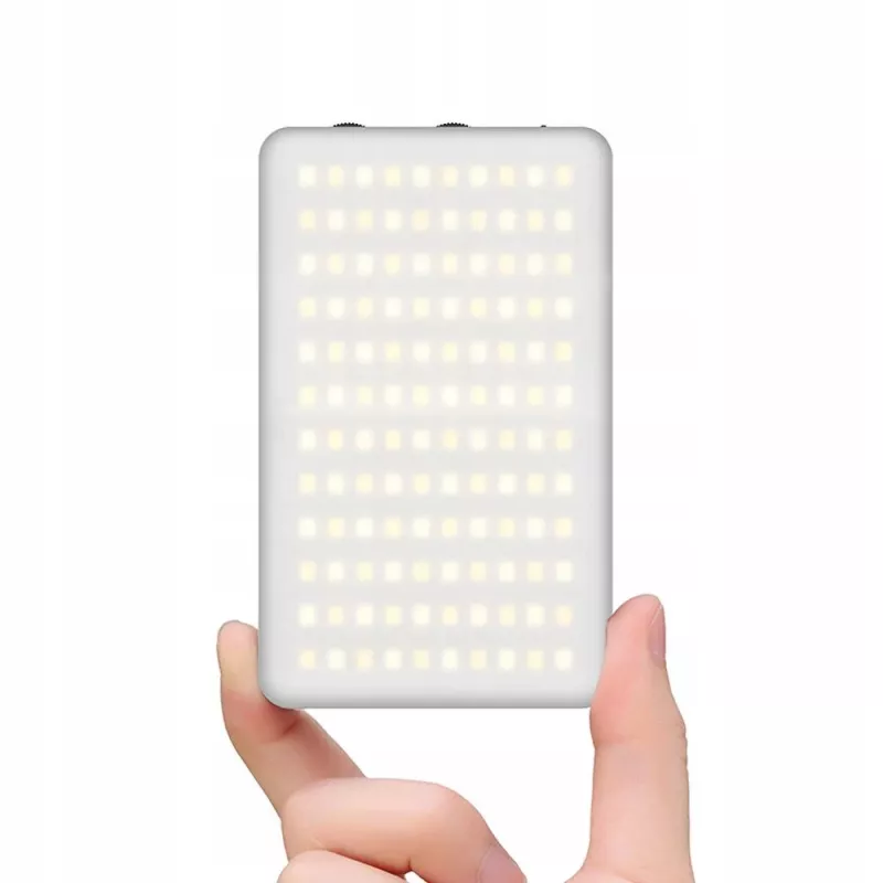 Ulanzi VL120 3200K-6500K Bi-Color LED Video Light su LCD ekranu