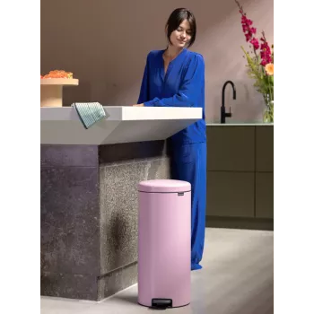 Brabantia Newicon 30 L pedalinis šiukšlių kibiras alyvinė rožinė (255304)