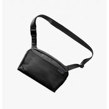 UNIQ Arden Sling 2L Black