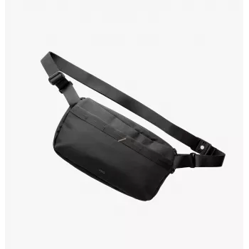 UNIQ Denver Crossbody Bag 5L Black
