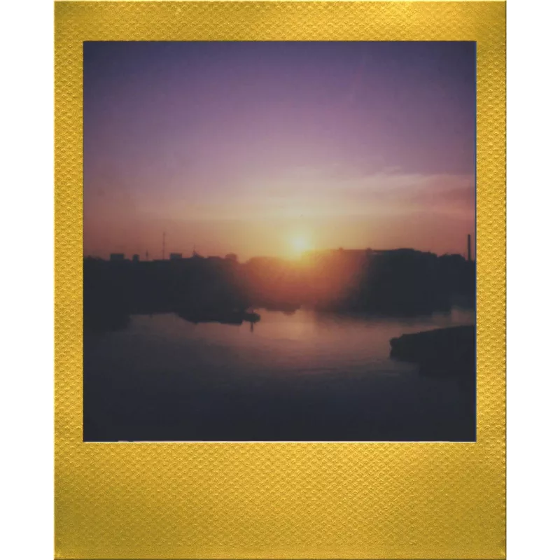 Polaroid Go / Go Gen 2 momentinė juosta – 16 kadrų – auksinis rėmelis
