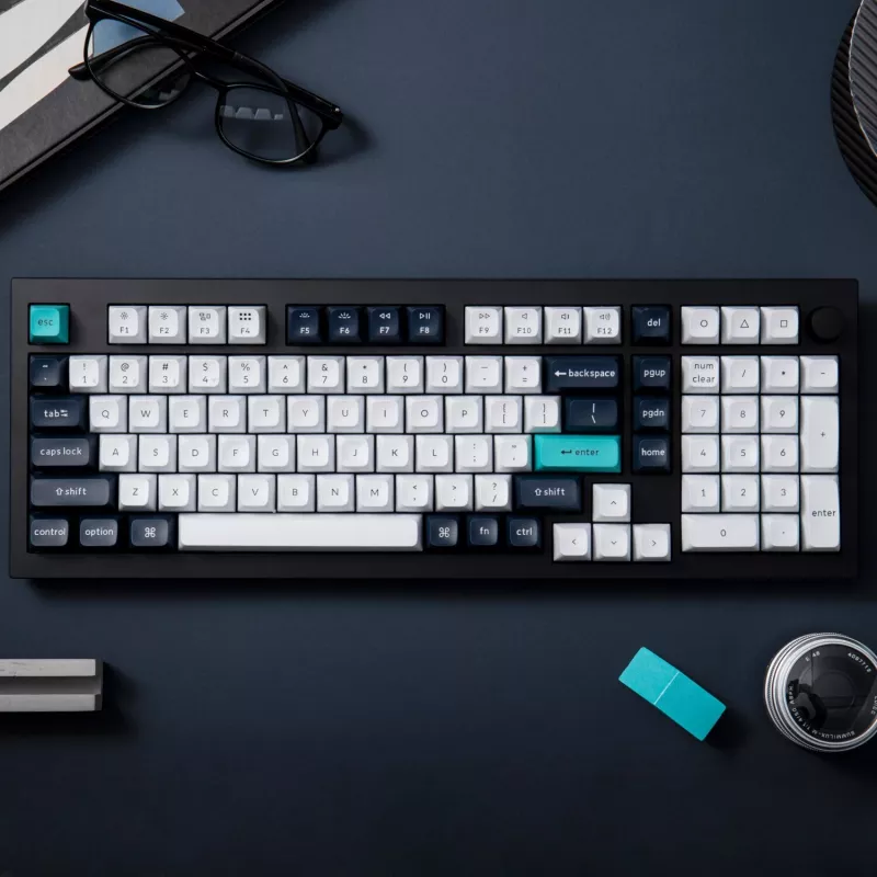 Keychron Q5M-M1 96% mechaninė klaviatūra, Gateron G Pro Red jungikliai, RGB Hot-Swap, Bluetooth 5.1 & USB-C, aliuminio korpusas