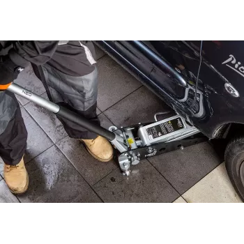 NEO Tools 11-730 Hidraulinio domkrato ir atramų rinkinys 2 tonos