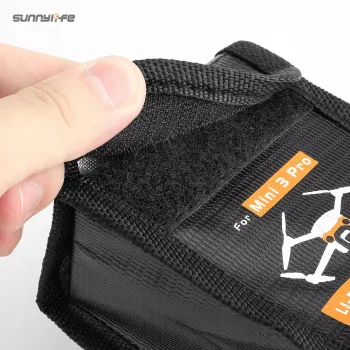 SUNNYLIFE Baterijų nešiojimo dėklas, skirtas DJI Mini 3 Pro / Mini 4 Pro – talpina 3 Li-Po baterijas (Juoda)