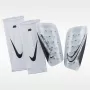 Nike Mercurial Lite futbolo blauzdų apsaugos baltos DN3611 100 L