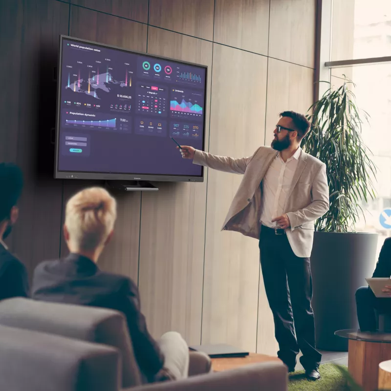 Kindermann DisplayShift 2.0 rankenos laikiklis bėgelių sistemai, juodas metalas