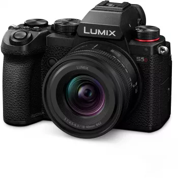 Panasonic Lumix DC-S5D fotoaparatas su 18-40mm objektyvu (DC-S5DNE-K)