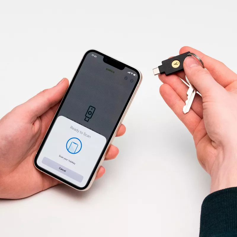 YubiKey 5C NFC saugos raktas (juoda/auksinė, 2 vnt.)