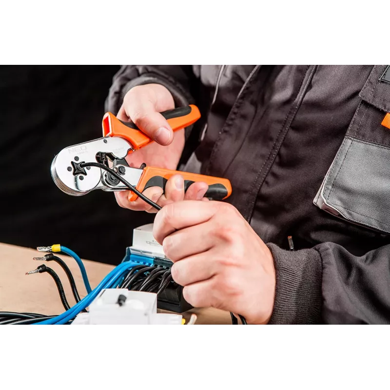 NEO Tools savireguliuojantis reples su reketu įvorių antgaliams 0,25–6 mm² (AWG 23–10), kvadratinis užspaudimas, ergonomiška dviejų komponentų rankena, 200 mm