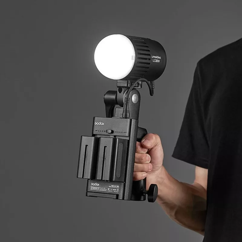 Godox ML-AK priedų rinkinys ML serijos LED šviestuvams (difuzorinis kupolas, silikoninis difuzorius, mini reflektorius, korio grotelės, spalvų filtrai)