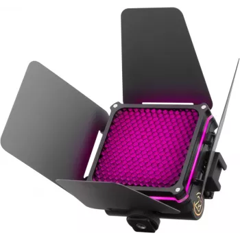 Zhiyun M20C COMBO RGB LED užpildymo šviesa su magnetiniu laikikliu, 20W, 2700K-6500K, CRI≥95, OLED ekranu, Bluetooth programėlės valdymu, mini trikojis, difuzorius, grotelės, laikymo krepšys