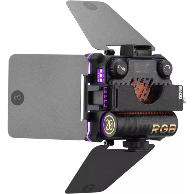 Zhiyun M20C COMBO RGB LED užpildymo šviesa su magnetiniu laikikliu, 20W, 2700K-6500K, CRI≥95, OLED ekranu, Bluetooth programėlės valdymu, mini trikojis, difuzorius, grotelės, laikymo krepšys