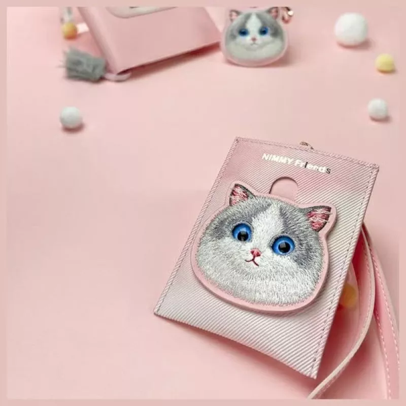 NIMMY Big Eyed Pet 2.0 Cat Pink PU Leather kortelių laikiklio piniginė su 6 kortelių lizdais, monetų kišene ir užtrauktuku