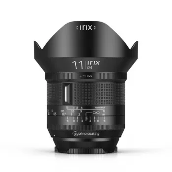 Irix 11mm f/4 Firefly itin plataus kampo objektyvas, Pentax K