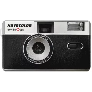 Swiss+Go Novocolor 35 mm analoginis fotoaparatas su blykste, dėklu, dirželiu ir Kodak filmu (SWI401608)