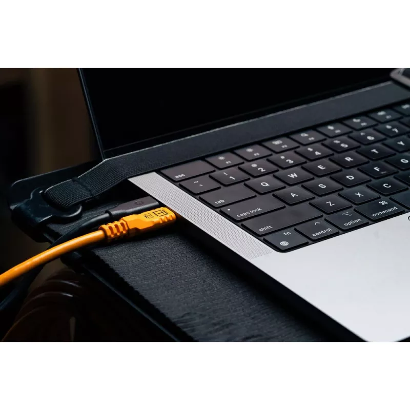 Tether Tools TetherPro Optima 10G USB-C į USB-C kampinis kabelis, 1.8 m, oranžinis (CUC06RTG2-ORG)
