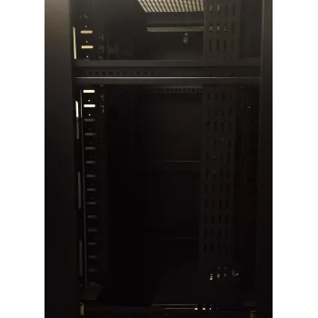 DS-IT vertikalus kabelių tvarkymo strypas 27U, juodas RAL 9005, plienas