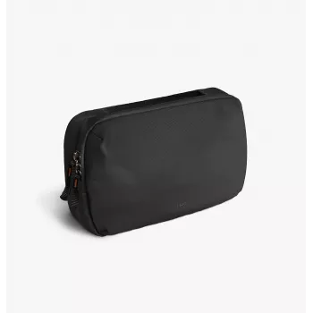 UNIQ Denver Tech Kit Pouch 2,5 l juoda – vandeniui atsparus technikos organizatorius su keliomis kišenėmis