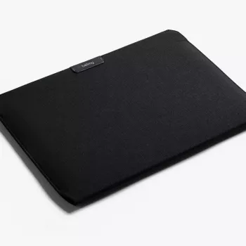 Bellroy Laptop Sleeve 16 inch – plonas apsauginis dėklas 16 colių nešiojamiesiems kompiuteriams, perdirbtas PET, magnetinis užsegimas, juoda