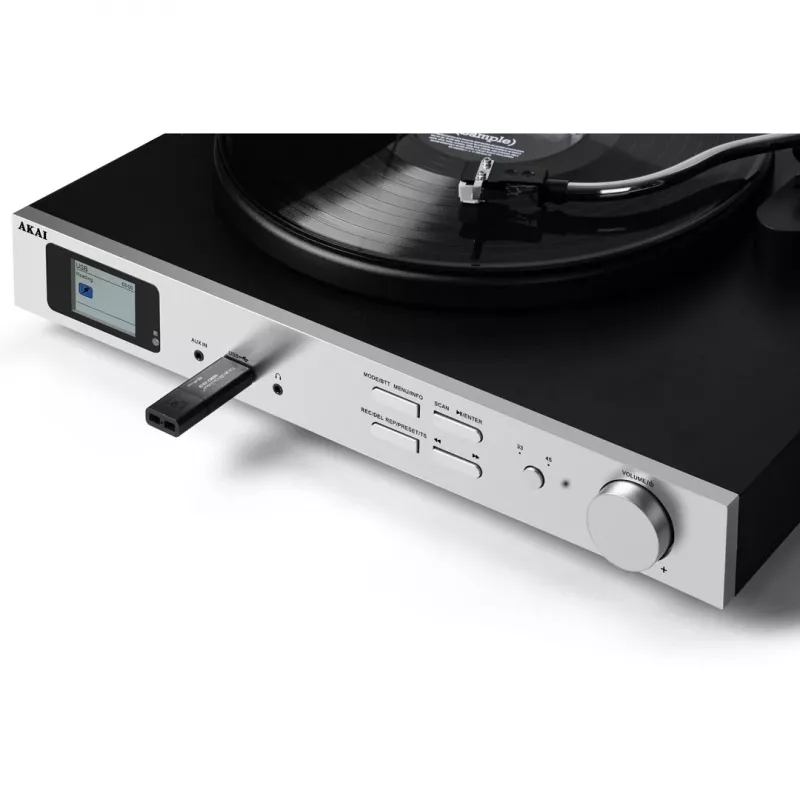 AKAI ATT-500SP juostinės pavaros vinilinis grotuvas su išoriniais garsiakalbiais, Bluetooth, USB įrašymu, juodos spalvos