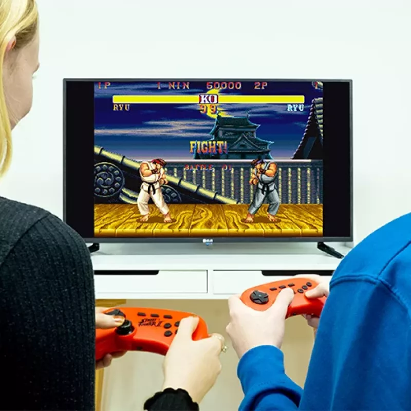FIZZ CREATIONS Street Fighter II Duel Retro Arcade Console su 621 žaidimų, HDMI/AV, 2 valdikliais
