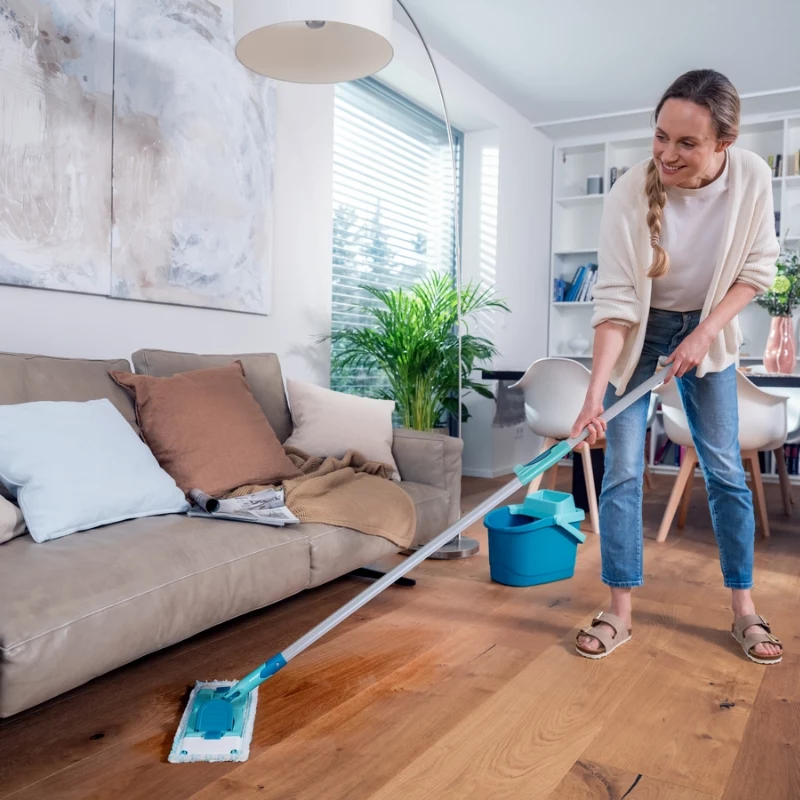 LEIFHEIT PowerClean M grindų šluota su teleskopiniu kotu, 33 cm, žalia/pilka