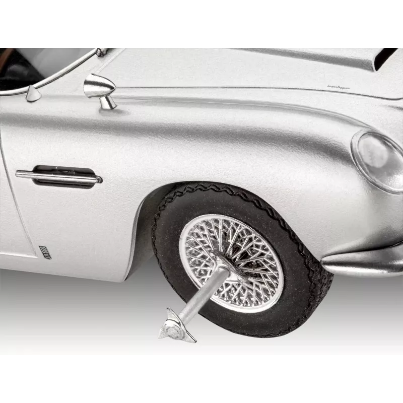 Revell James Bond Aston Martin DB5 Advent Calendar Model Kit 1:64