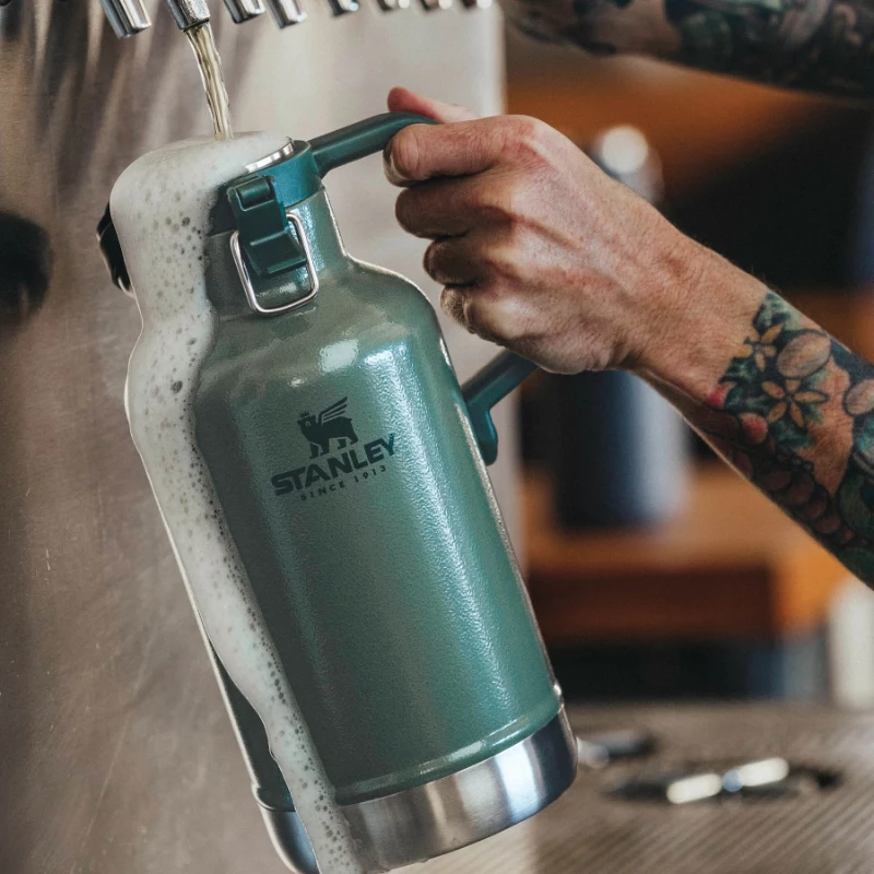 STANLEY Easy-Pour Growler Classic alaus ąsotis 1,9L žalias