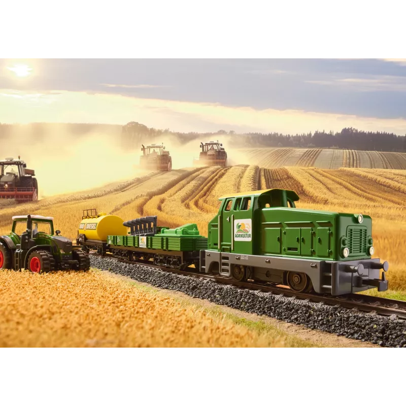Märklin 29653 H0 pradinis rinkinys Agriculture – skaitmeninis garvežys BR 81 su mfx+ garsu, Mobile Station 3, C-Track ovalas, vagonai su traktoriumi ir šieno rulonais