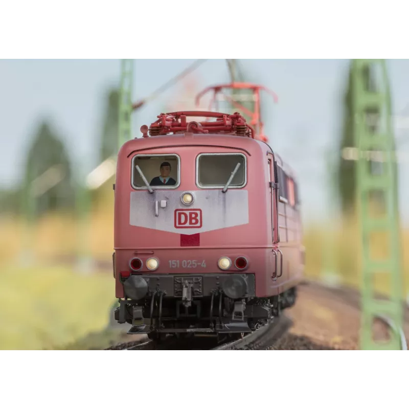 Märklin 39136 H0 elektrovežys BR 151 DB orient raudonos spalvos, mfx+ dekoderis, ilgis 22,4 cm