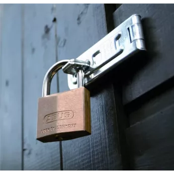 ABUS 85/40 kieto žalvario pakabinama spyna su grūdinto plieno lankeliu, 40 mm, rakinama, 2 raktai 806308