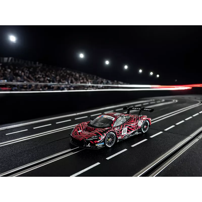 Carrera 20032020 DIGITAL 132 McLaren 720S GT3 Optimum Motorsport Nr.69 International GT Open 2023 1:32 lėkštinis automobilis