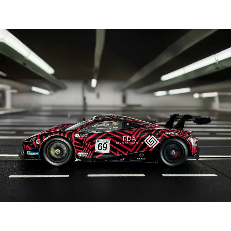 Carrera 20032020 DIGITAL 132 McLaren 720S GT3 Optimum Motorsport Nr.69 International GT Open 2023 1:32 lėkštinis automobilis
