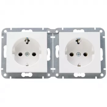 HEINRICH KOPP HK07 KombiQuick 2 vietų horizontalus įleidžiamas Schuko lizdas, grynai balta (RAL 9010), su apsauga nuo vaikų, 16 A, 250 V, greito prijungimo gnybtai, be halogenų termoplastikas 133829004