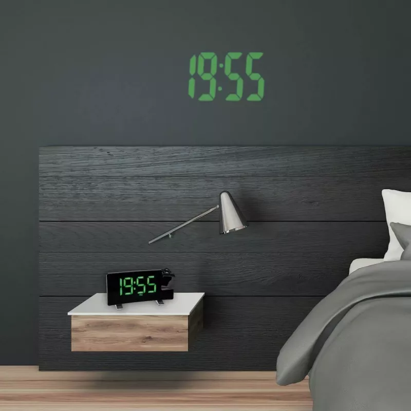 TFA Dostmann radijo laikrodis su projekcija ir USB įkrovimo funkcija - skaitmeninis žadintuvas - stačiakampis - juodas - plastikinis - laikas - LED (60.5015.04)