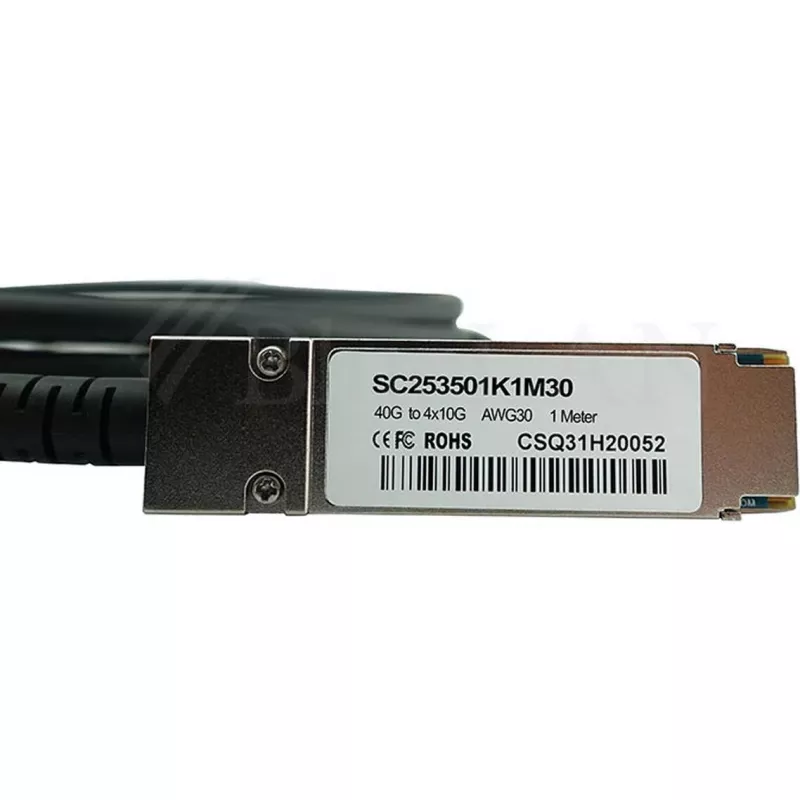 BlueLAN LSWM1QSTK3-BL 40GBASE-CR4 QSFP į 4x10GBASE-CR SFP+ pasyvus tiesioginio prijungimo breakout kabelis, 1m, AWG30