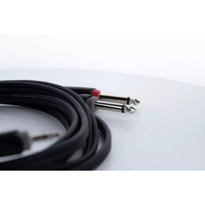 Cordial 14863 garso Y-adapterio kabelis, 3,5 mm TRS lizdas į 2x XLR male, 0,3 m, PVC, juodas