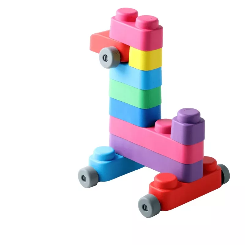 Gerardo's Toys minkštų konstrukcinių kaladėlių rinkinys su ratukais, 33 dalys (25 kaladėlės + 8 ratukų dalys)
