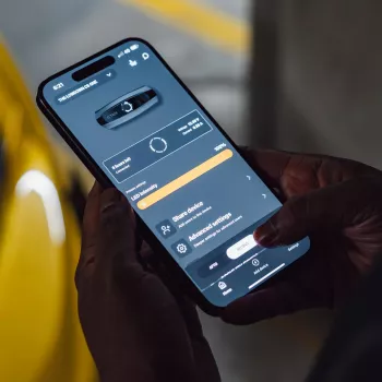 CTEK CS ONE Gen.2 40-701 12V 8A išmanusis akumuliatorių įkroviklis su Wi-Fi ir Bluetooth