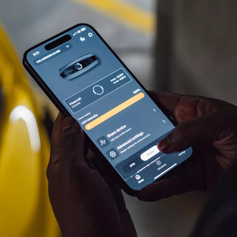 CTEK CS ONE Gen.2 40-701 12V 8A išmanusis akumuliatorių įkroviklis su Wi-Fi ir Bluetooth