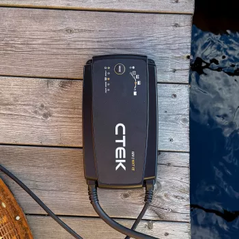 CTEK NXT 15 40-725 išmanusis akumuliatorių įkroviklis 15A 12V švino-rūgštiniams ir ličio akumuliatoriams