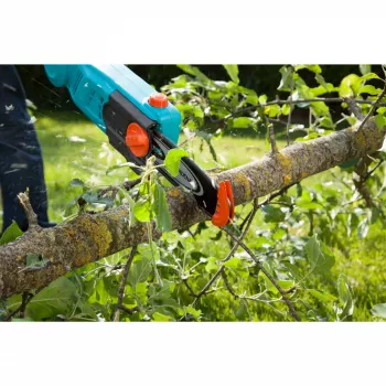 Gardena TCS 720/20 teleskopinės žirklės šakoms 720 W 20 cm turkio spalvos