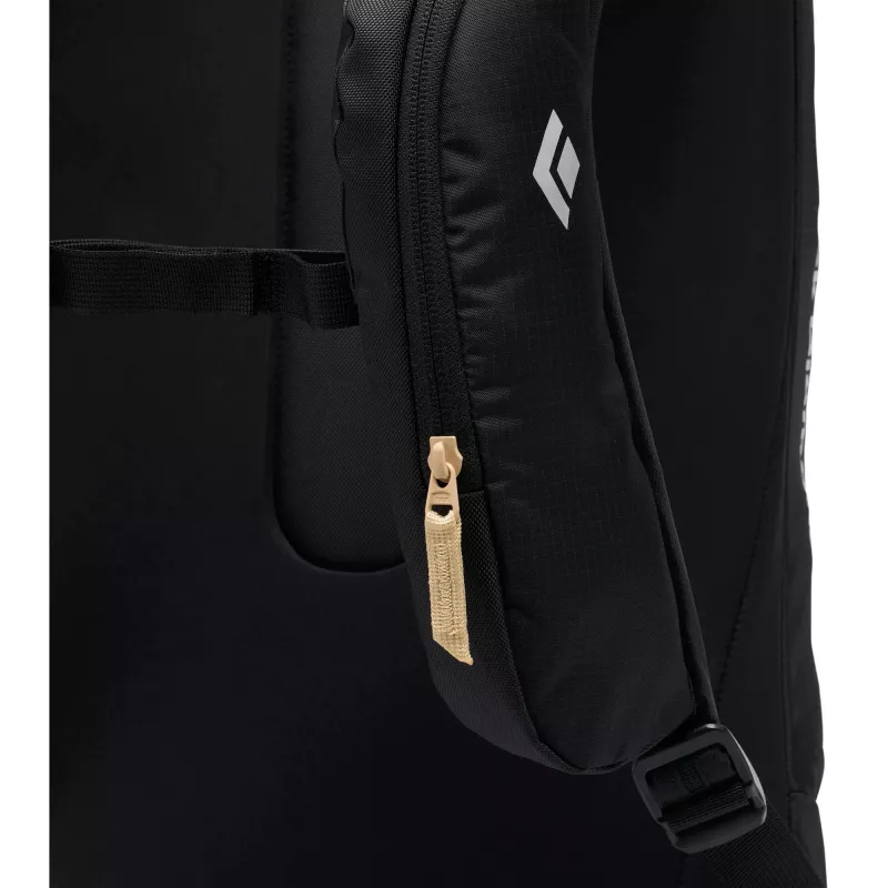 Black Diamond Dawn Patrol 15 M/L juoda kuprinė