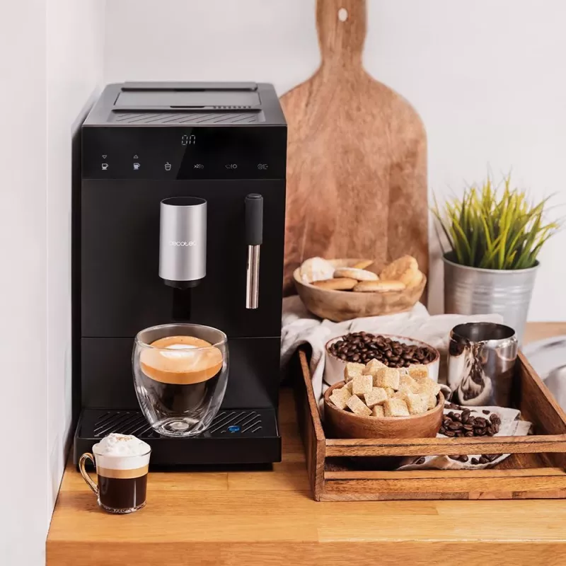 Cecotec Cremmaet Compact Steam visiškai automatinis espreso kavos aparatas