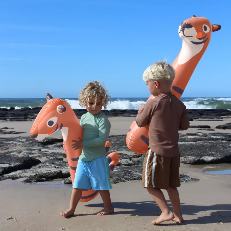Sunnylife pripučiami plaukiojimo makaronai – Tino the Tiger (2 vnt.)
