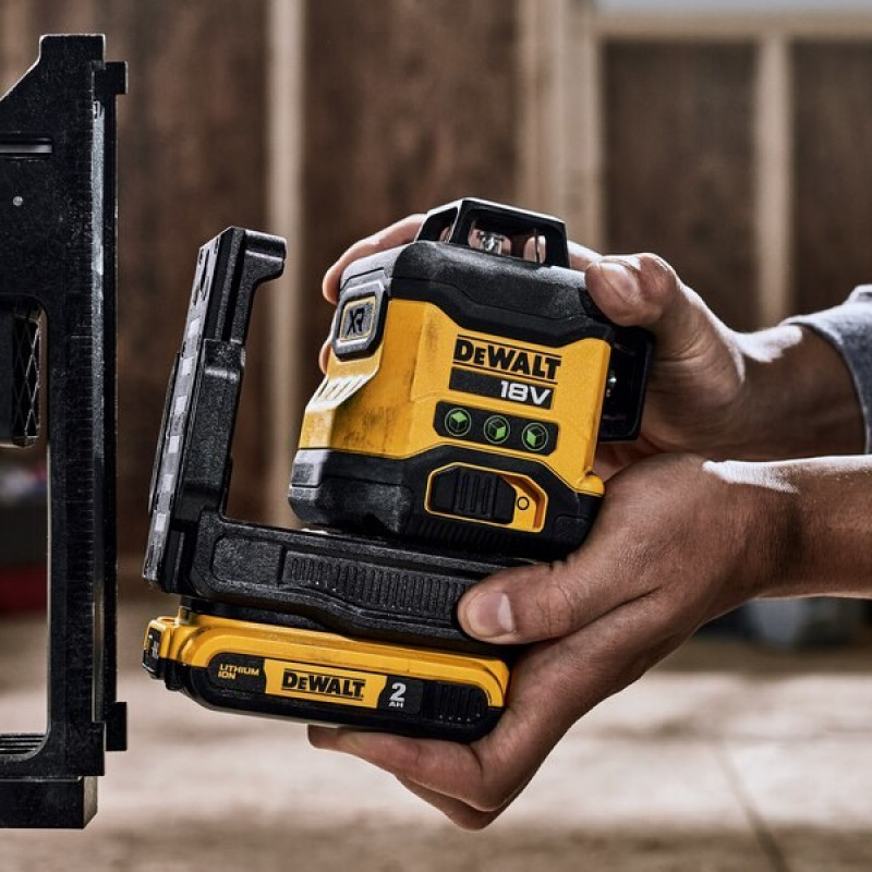 DeWalt DCLE34031D1-QW 3x360° kryžminio linijinio lazerio nivelyras, žalias, 40 m, 18 V, 2 Ah akumuliatorius, TSTAK dėklas