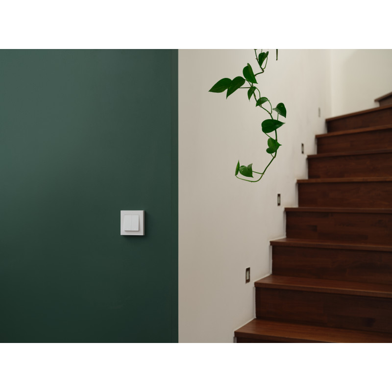 Osram SMART+ MATTER dviejų kanalų išmanusis sienos jungiklis, baltos spalvos