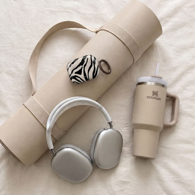 Tech-Protect Lamano dėklas Apple AirPods Pro 3 su karabinu, Nature Muse (juodas ir smėlio spalvos)